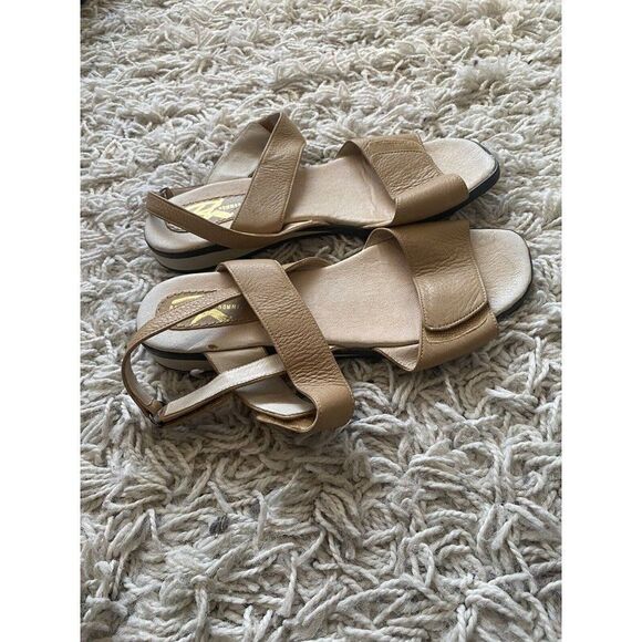 Ros Hommerson Sandals Tan Leather Low Wedges Strappy 6.5 M Beige Comfort - Picture 2 of 8